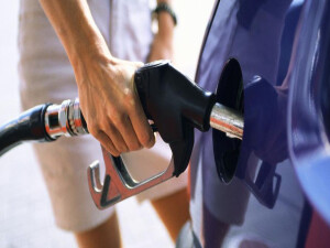 Çin'de akaryakıt fiyatlarına ton başına yaklaşık 100 dolar zam yapıldı