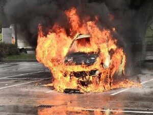 Serdarlı’da seyir halindeki araçta yangın