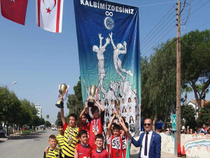 “Şampiyon Melekler” anısına ilkokullar arası koşu yarışı düzenledi