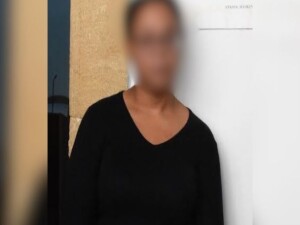 Gümrüğe beyan edilmeyen kıyafet, kol saati ve elektronik ürünle yakalandı, teminata bağlandı