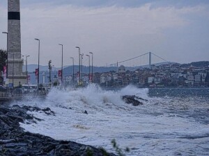 İstanbul’da olumsuz hava koşulları nedeniyle eğitime bir gün ara verildi