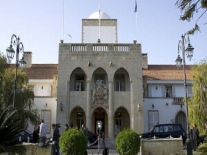 Rum Yönetimi Lideri Hristodulidis turizm için kriz toplantısı yaptı