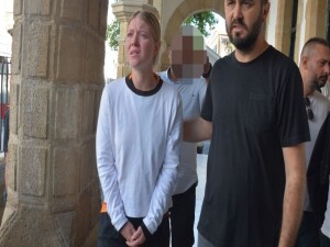 Ercan Havalimanı'nda uyuşturucuyla yakalanmakla itham edilen zanlı 3 gün tutuklu kalacak