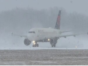 ABD’nin kuzeydoğusunda kar fırtınası hava ulaşımını felç etti: binlerce uçuş iptal edildi