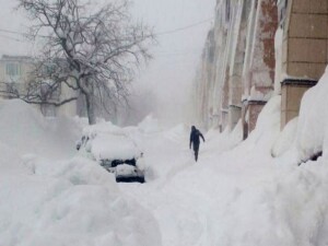 Kamçatka’da son 30 yılın en yoğun kar yağışı nedeniyle hayatı durdu