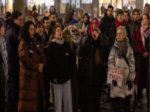 Hollanda’da Müslüman kadınlara yönelik polis şiddeti protesto edildi