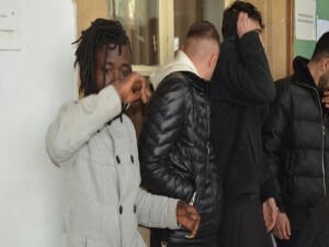 Uyuşturucu davasında 2 zanlı teminatla serbest, evinde yüklü uyuşturucu bulunan Jumbo cezaevine