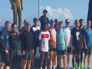 Lefkoşa’dan Girne’ye anlamlı koşu: SOS Çocuk Köyü yararına 26 kilometre koştular