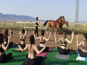 “Atlarla Yoga” etkinliği doğa ve huzuru bir araya getirdi