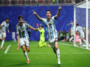 Arjantin, Mısır karşısında 2-0 geriden gelerek turladı