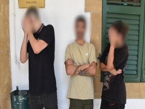 Uyuşturucu satın aldığını itiraf eden 3 zanlı 1 gün tutuklu
