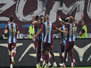Trabzonspor, Galatasaray’ı hezimete uğrattı: Salah 3 gol 1 asistle yıldızlaştı