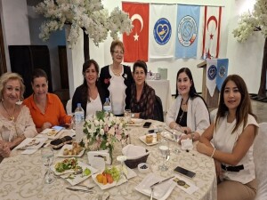 Özgür Hizmet Derneği, özel eğitim okullarının yararına yemek düzenledi