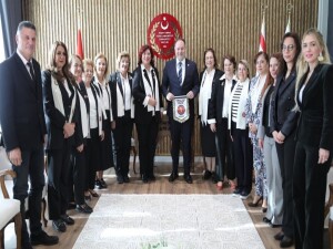 Öztürkler, Kadınlar Birliği'ni kabul etti: Kadın temsiliyeti demokrasinin büyümesi için şart
