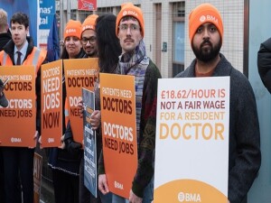 İngiltere’de pratisyen hekimler 5 günlük greve gitti