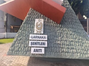 Larnaka şehitleri İskele Larnaka Şehitler Anıtı’nda anıldı