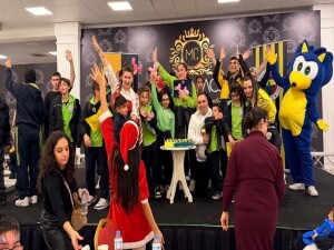 Fenerbahçeli İş İnsanları Derneği, özel eğitim gören çocuklar için yeni yıl partileri düzenledi