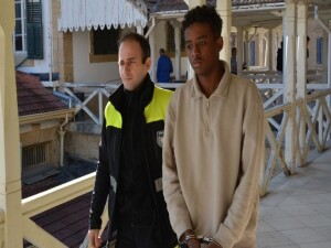 Üniversitede bulduğu kredi kartıyla 2 bin 644 TL'lik alışveriş yapan zanlı teminatla serbest