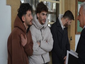 Durdurulan araçlarında 27 gram uyuşturucu ile yakalanmakla itham edilen zanlılar 3 gün tutuklu