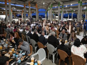 Lefkoşa Türk Belediyesi ile Creditwest Bank iş birliğinde Lefkoşa’da iftar yemeği düzenlendi