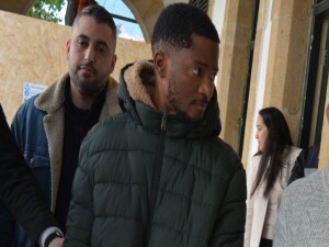 100 gramı aşkın uyuşturucu ve 11 adet hap barındırmakla itham edilen zanlılar 2 ay tutuklu