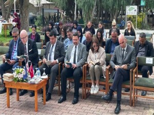 DAÜ'de Kütüphane Haftası kapsamında "Akman Dinçyürek Çalışma Salonu" açıldı