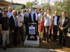 Öztürkler, Akçay’da meydan açılış töreninde konuştu: Güzelyurt’un denizle buluşma zamanı geldi