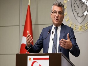 Rum basını Erhürman'ın GYÖ açıklamasını değerlendirdi: Her şeyi Güven Yaratıcı Önlem olarak görüyor