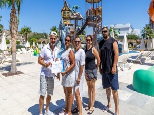Afik for the Community, Sosyal Hizmetler Çocuk Yuvası'nı Aqua Park'ta ağırladı