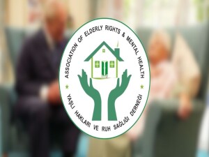 Yaşlı Hakları Derneği’nden yetkililere çağrı: Evde bakıma eğitim zorunluluğu ve asgari ücret talebi