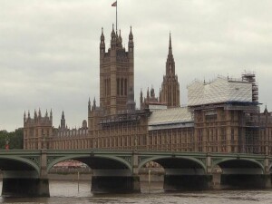 İngiltere, Suriye'ye yatırım yapmak isteyen şirket ve bankalar için kurallar kılavuzu yayımladı