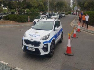 Güney Lefkoşa’da çantada tabanca, Limasol’da uyuşturucu operasyonu: Zanlılar gözaltına alındı