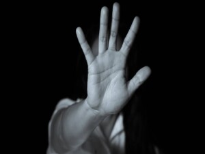 Güney'de zanlı, çocukları içeren cinsel istismar görüntüleri nedeniyle tutuklu