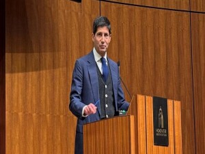 Trump, Fed'in başkanlık adaylığına eski Fed yetkilisi Warsh'ı seçti