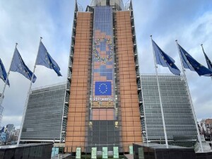 AB Komisyonu: İran'ın Körfez'de, Türkiye'de ve Azerbaycan'daki İHA saldırılarını kınıyoruz