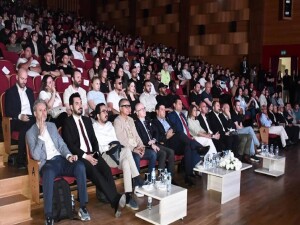 Teknoloji liderleri DAÜ’de buluştu: Yapay zeka zirvesi’26 etkinliğine yoğun ilgi