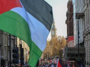 İngiltere'de başbakanlığa hazırlanan Andy Burnham, İşçi Partisi'nin Gazze tutumu için özür diledi