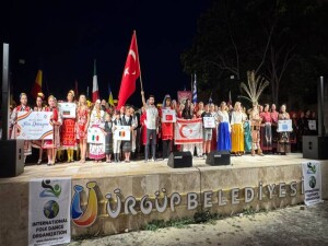 Mehmetçik Büyükkonuk Belediyesi Halk Dansları Ekibi, Ürgüp'ten iki ödülle döndü