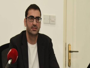 Ulutekin’den, Özkurt’un görev yeri değişikliğine tepki: Sağlık hizmetlerinin sürekliliği gözetilmeli