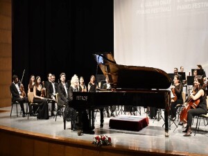 DAÜ’de müzik ateşi: Gülsin Onay’la unutulmaz piyano festivali