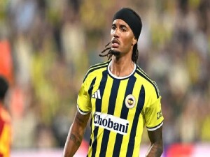 Archie Brown, Şampiyonlar Ligi'nde haftanın 11'ine seçildi