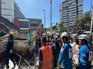 Kolombiya'daki depremin yol açtığı maddi hasarın 9,5 milyar dolar olduğu tahmin ediliyor