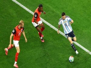 Messi rekoru kırdı: Arjantin'i bir kez daha galibiyete götürdü