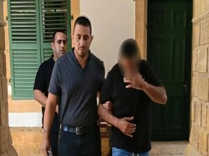 Aracında tabanca, mermi ve uyuşturucu bulundurmakla itham edilen zanlı cezaevine gönderildi