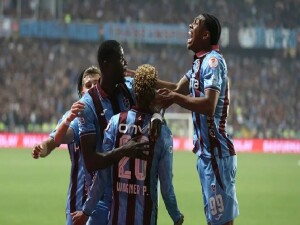 Onuachu'nun dublesi getirdi:  Ziraat Türkiye Kupası'nda şampiyon Trabzonspor