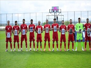 İran Milli Takımı, Kosta Rika maçı öncesi savaşta hayatını kaybeden çocukları andı