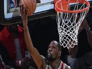 Kevin Durant, NBA'de en fazla sayı atan 6. oyuncu oldu