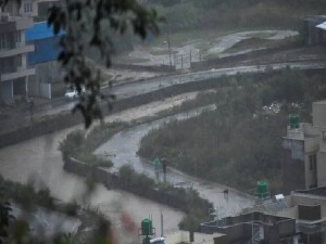 Nepal'de şiddetli yağışlar sebebiyle 25 bölgede ana yollar kapandı