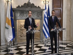 Miçotakis, Kliridis'in anma töreninde: Kıbrıs konusunda Yunanistan ile Rum kesimi aynı çizgide