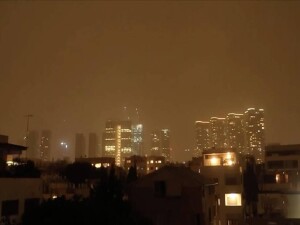 İran'ın misillemesi nedeniyle Tel Aviv ile İsrail'in orta kesimlerinde sirenler çaldı